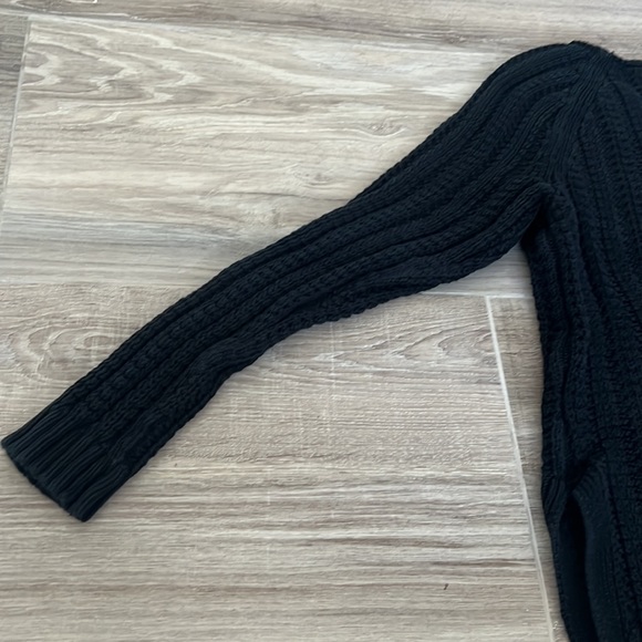 GAP Black Cableknit Sweater size L - Picture 5 of 6